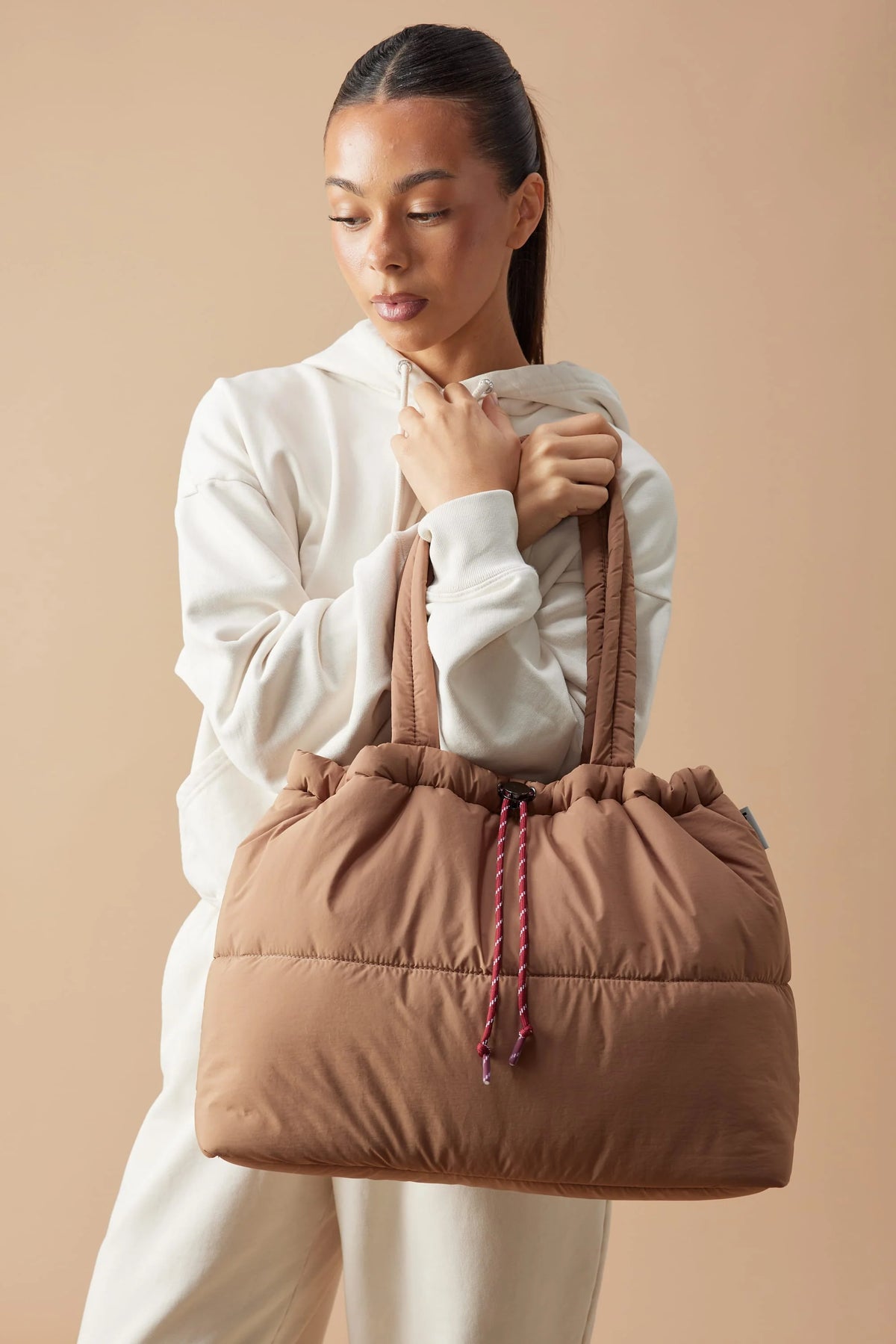 Scrunch Base Puffer Tote | Hazelnut/Burgundy