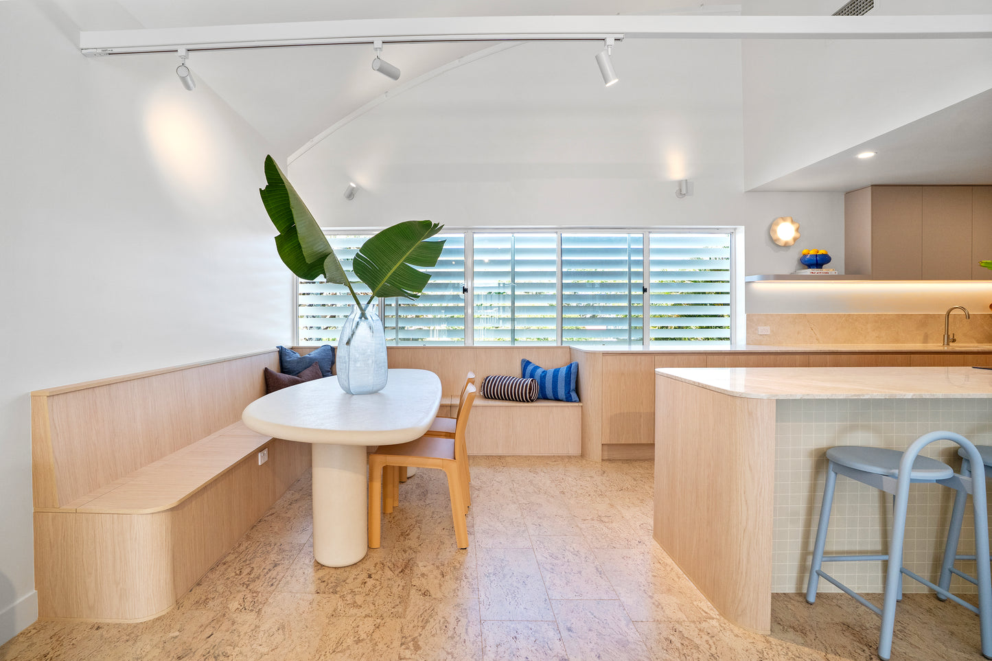 GlobeWest | Elba Dining Table | Rope