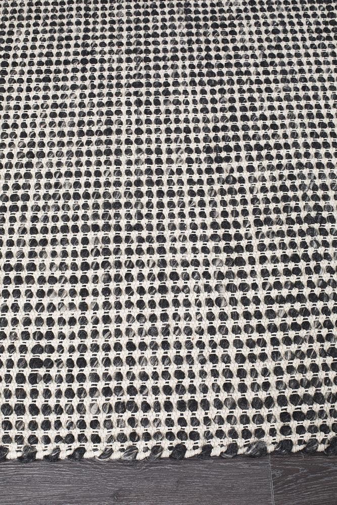 Skandinavian 300 Black Rug