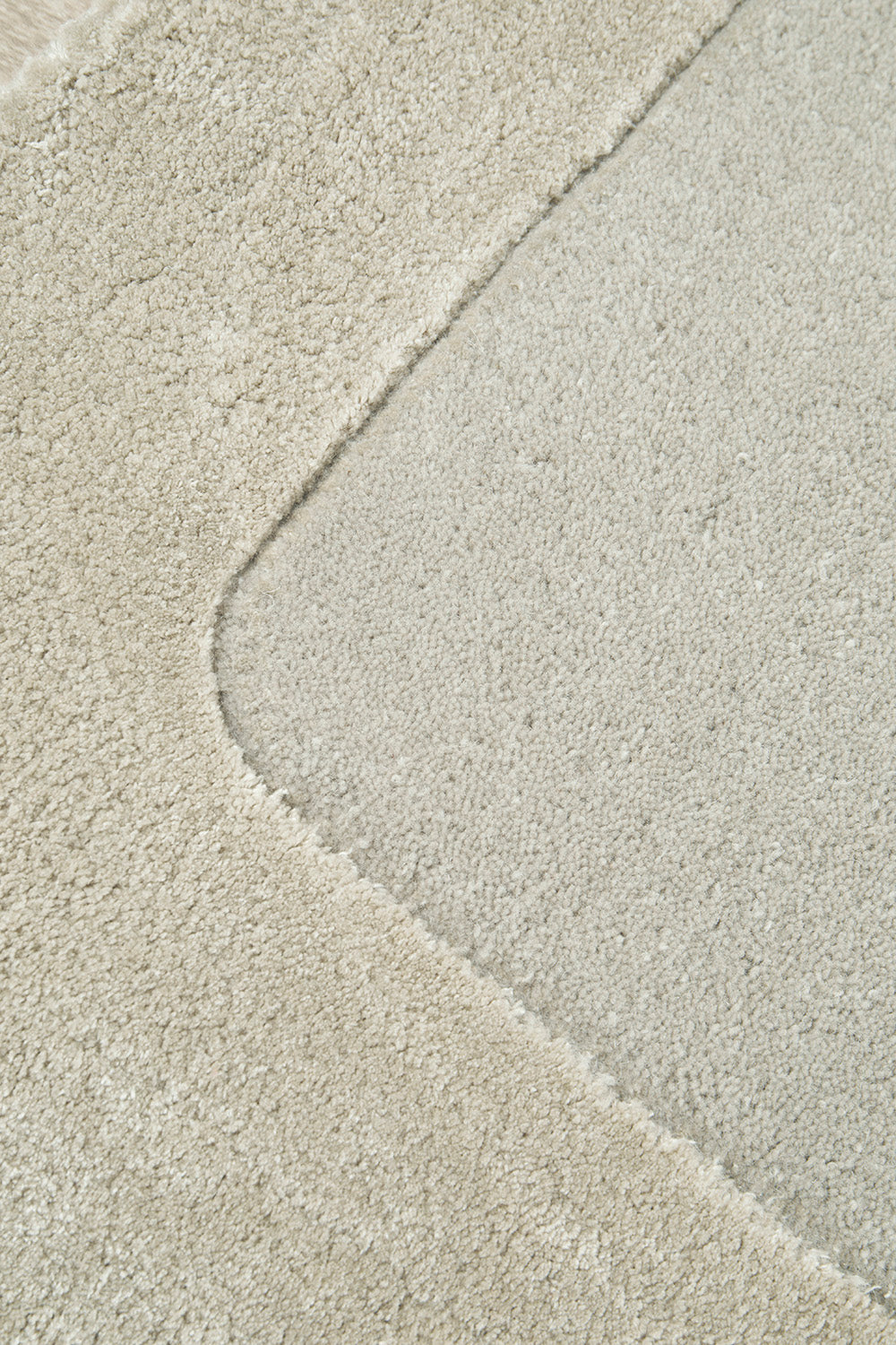 Jewel Curve Silver Rug