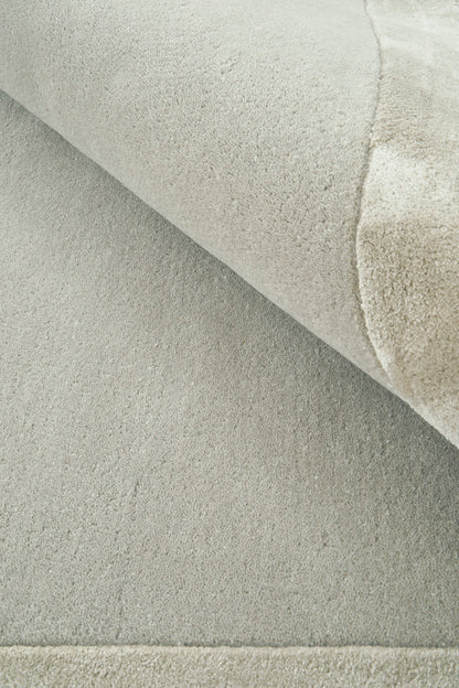 Jewel Curve Silver Rug