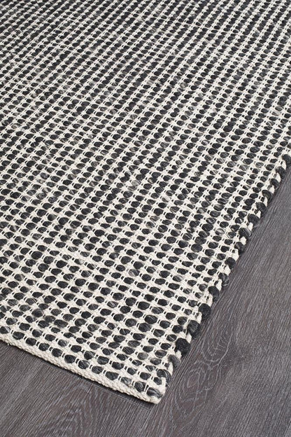 Skandinavian 300 Black Rug